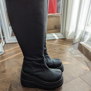 EUC Demonia Shaker 100